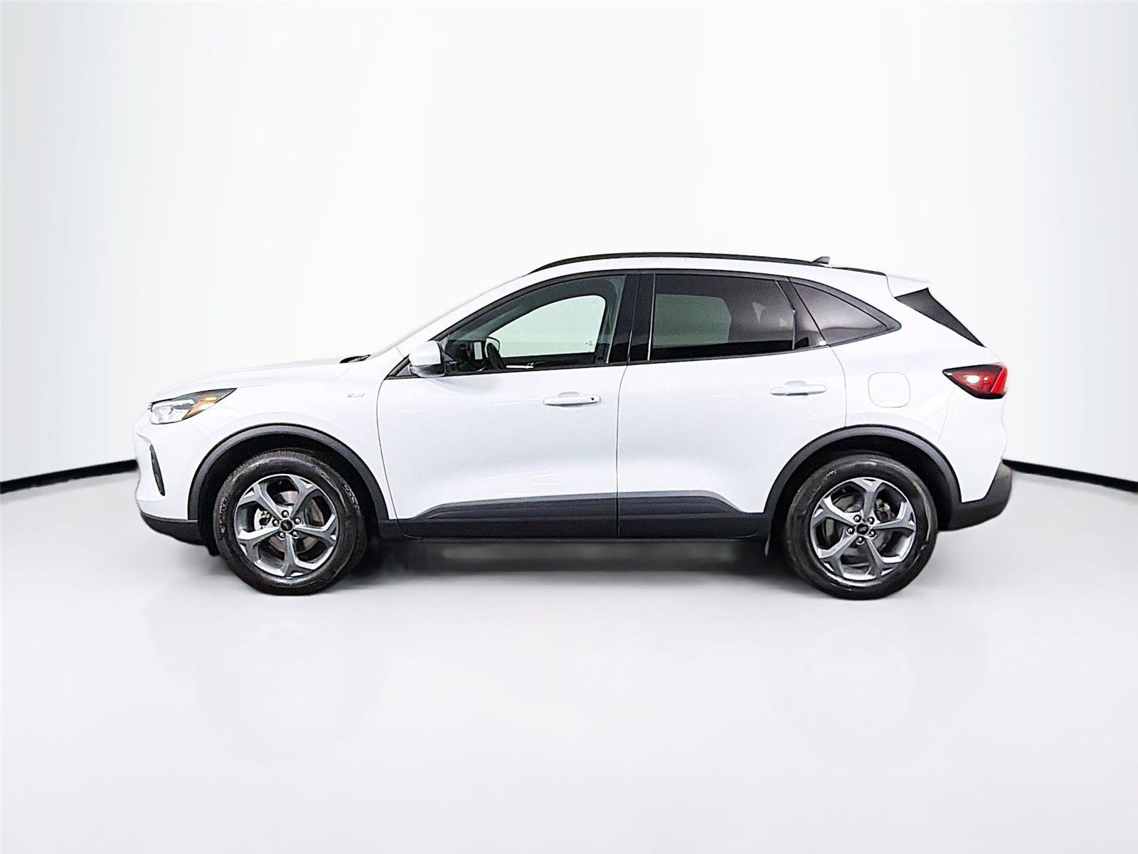 Used 2025 Ford Escape ST-Line Select w/ Tech Pack #1 AWD/4WD image 4