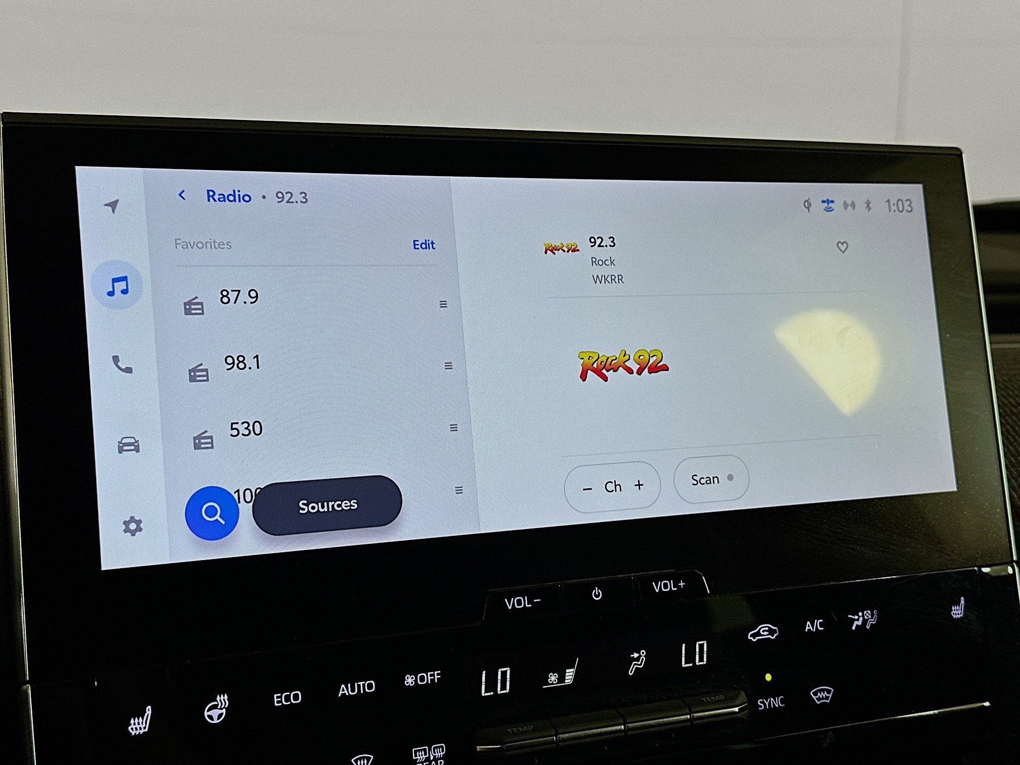 Used 2023 Toyota bZ4X XLE w/ Weather Package FWD image 21