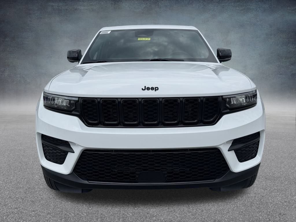 New 2025 Jeep Grand Cherokee Altitude image 5