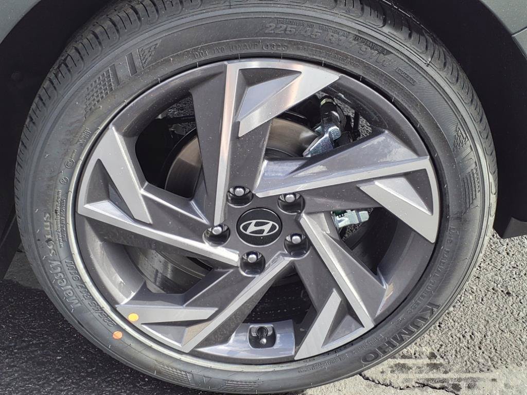 New 2025 Hyundai Elantra Limited FWD image 4