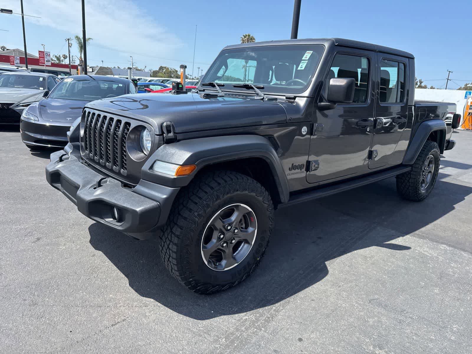 Used 2020 Jeep Gladiator Sport w/ Auxiliary Switch Group AWD/4WD image 9