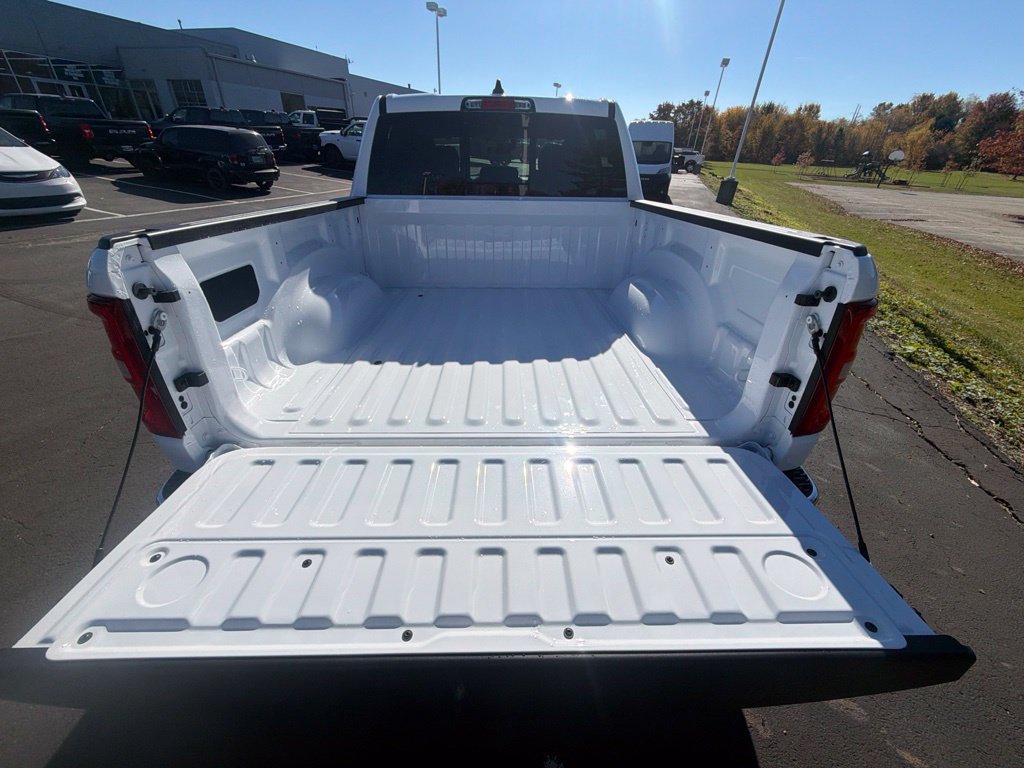 New 2027 RAM 1500 4x4 Crew Cab image 15