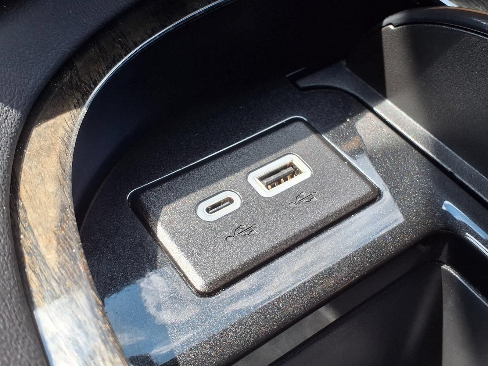 Used 2024 Cadillac Escalade Premium Luxury w/ LPO, Floor Liner Package AWD/4WD image 27