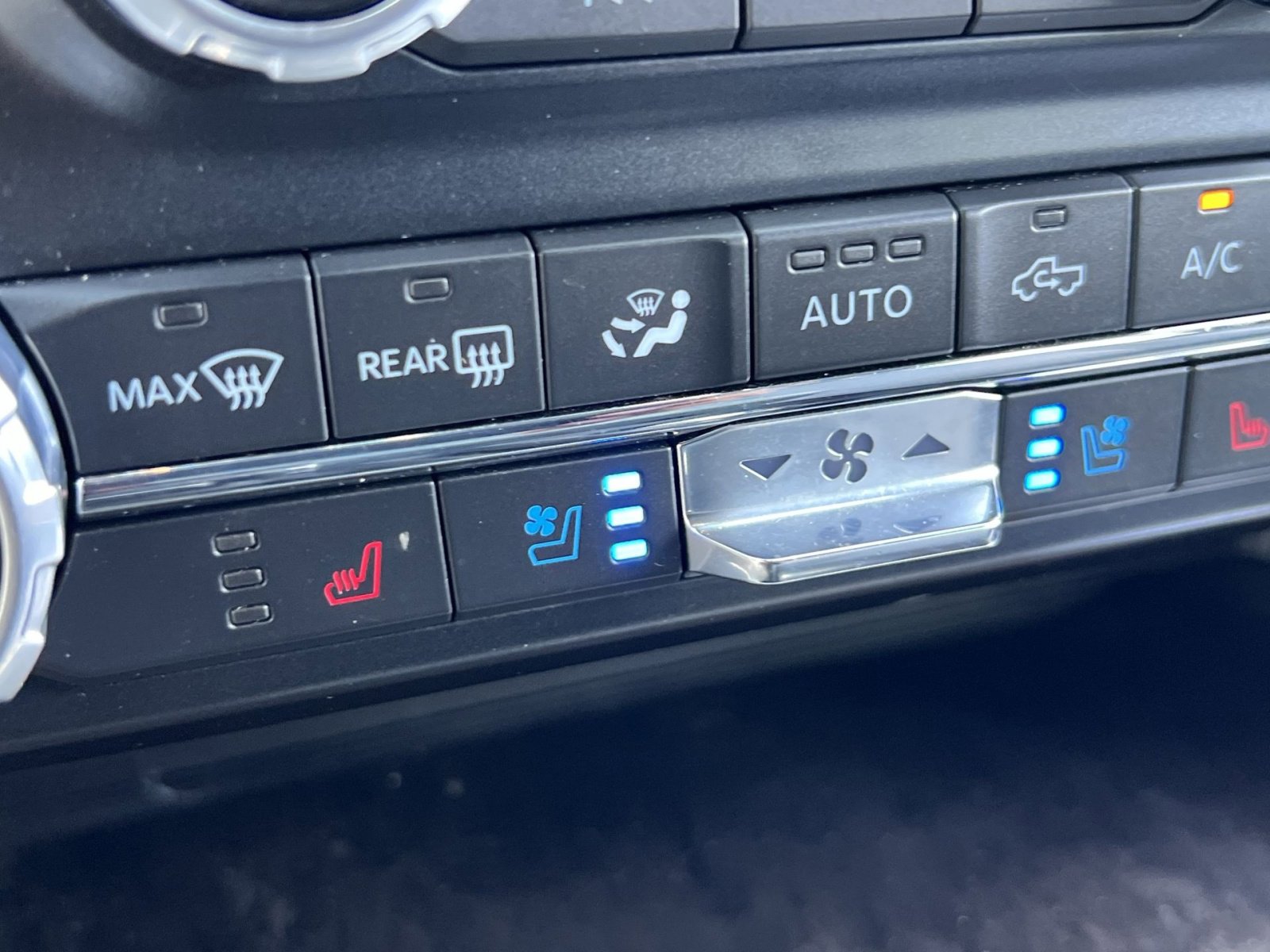 Used 2021 Ford F150 Lariat w/ Equipment Group 501A Mid AWD/4WD image 35