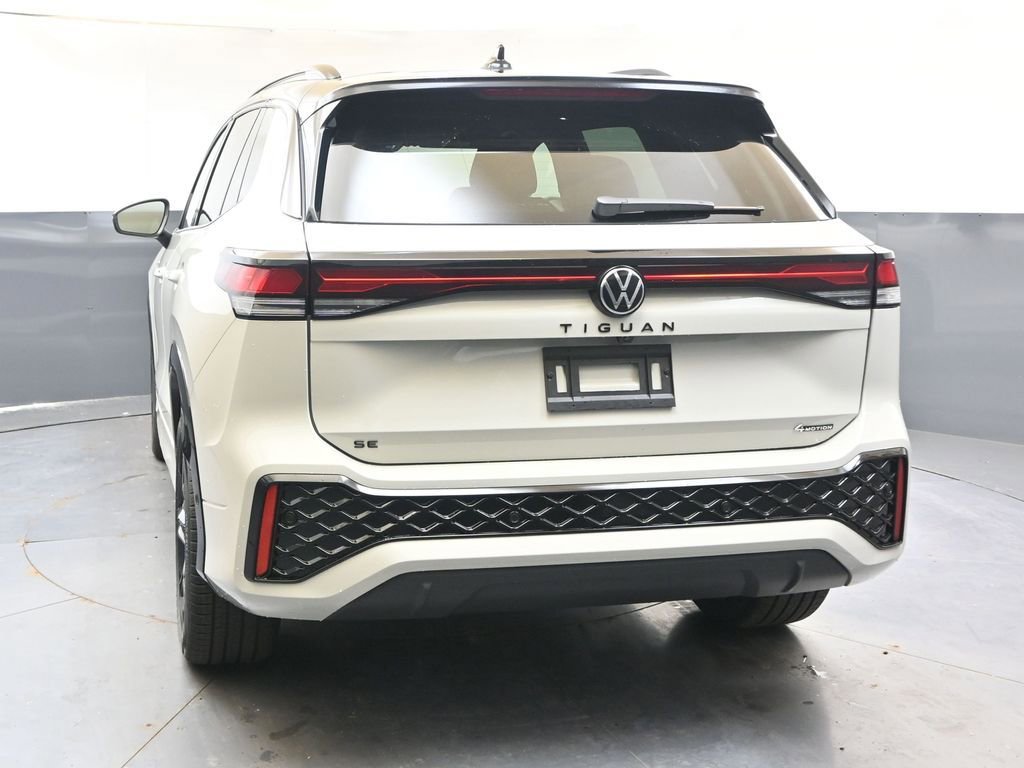 New 2026 Volkswagen Tiguan SE R-Line AWD/4WD image 4