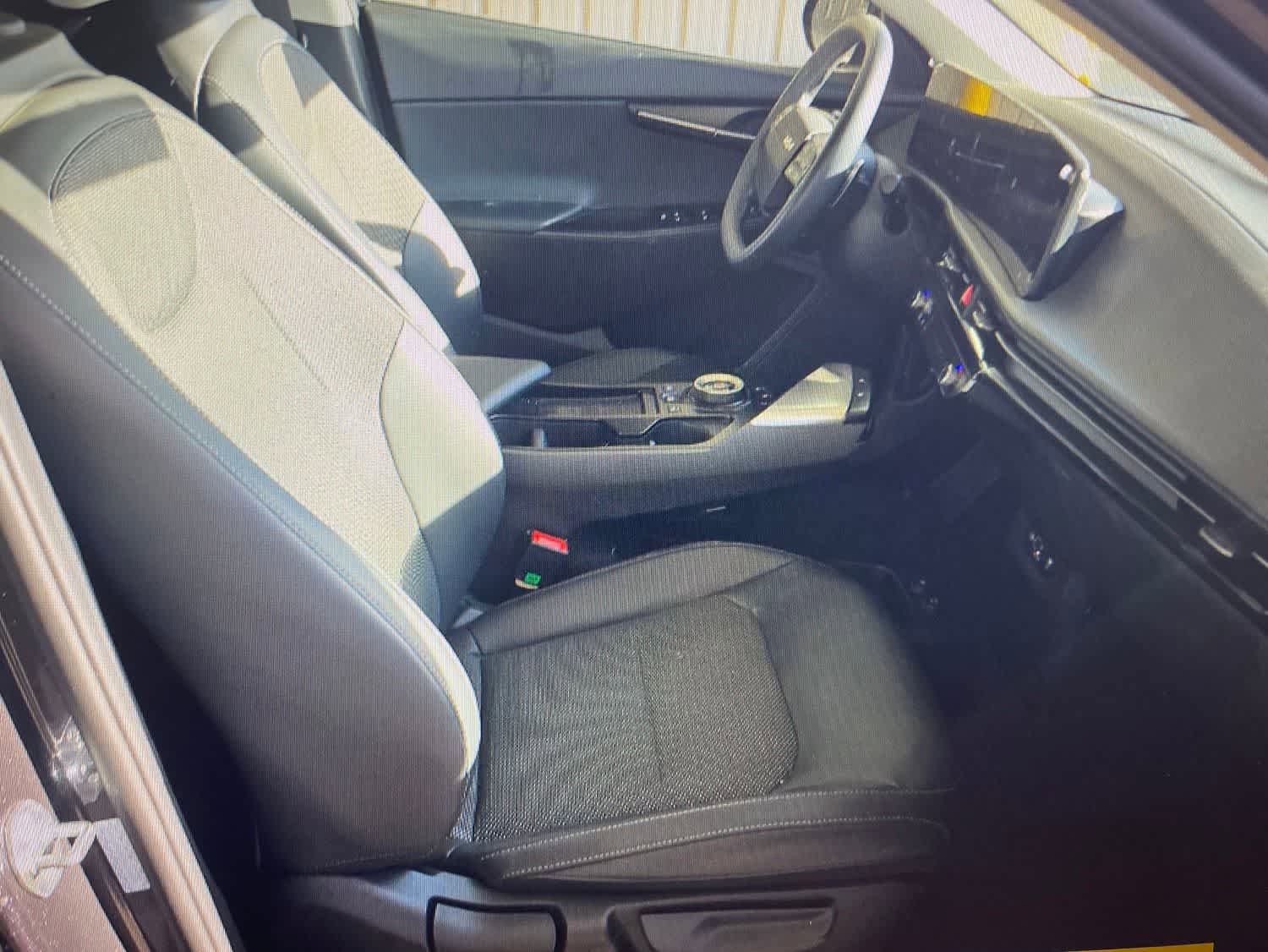 Used 2025 Kia EV6 Light w/ Light LR Technology Package RWD image 7