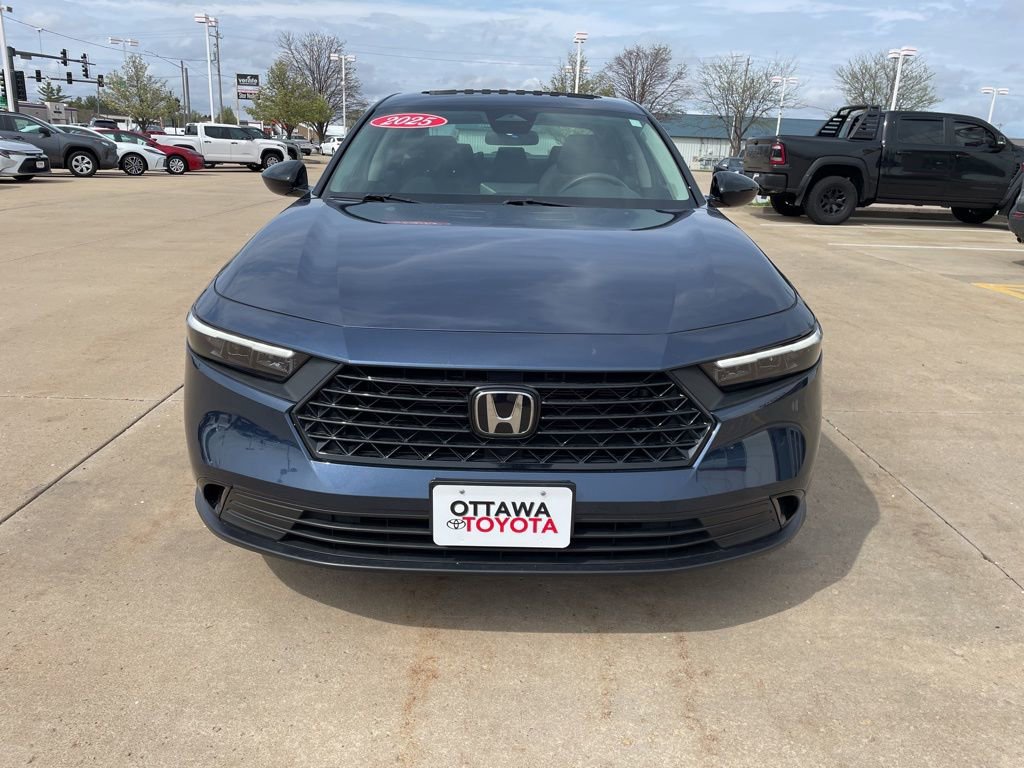 Used 2025 Honda Accord SE image 4