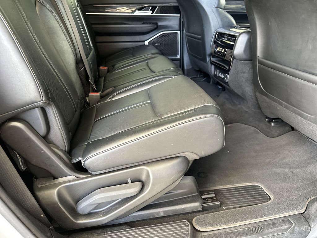 Used 2022 Jeep Wagoneer Series II w/ Premium Group I AWD/4WD image 38