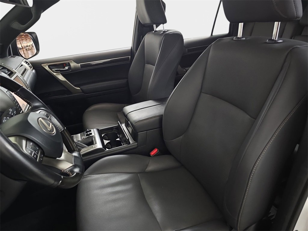 Used 2020 Lexus GX 460 Premium w/ Premium Package image 13