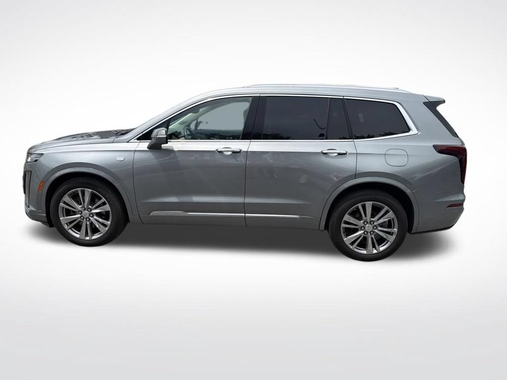 Used 2024 Cadillac XT6 Premium Luxury w/ Technology Package FWD image 8