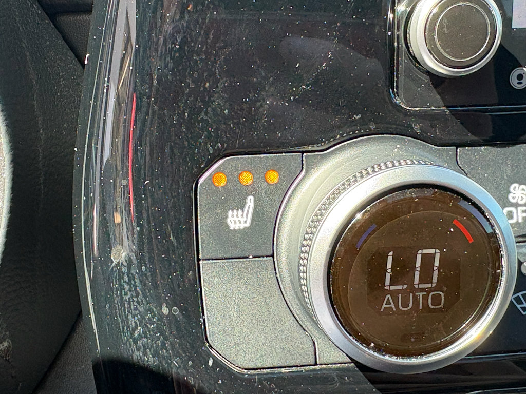 Used 2021 Toyota Highlander XLE image 18