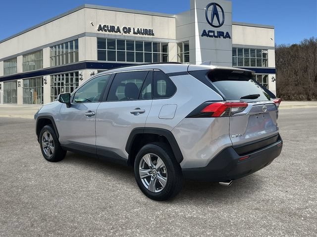 Used 2025 Toyota RAV4 XLE AWD/4WD image 4