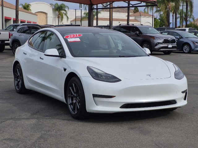Used 2021 Tesla Model 3 Standard Range Plus RWD image 3