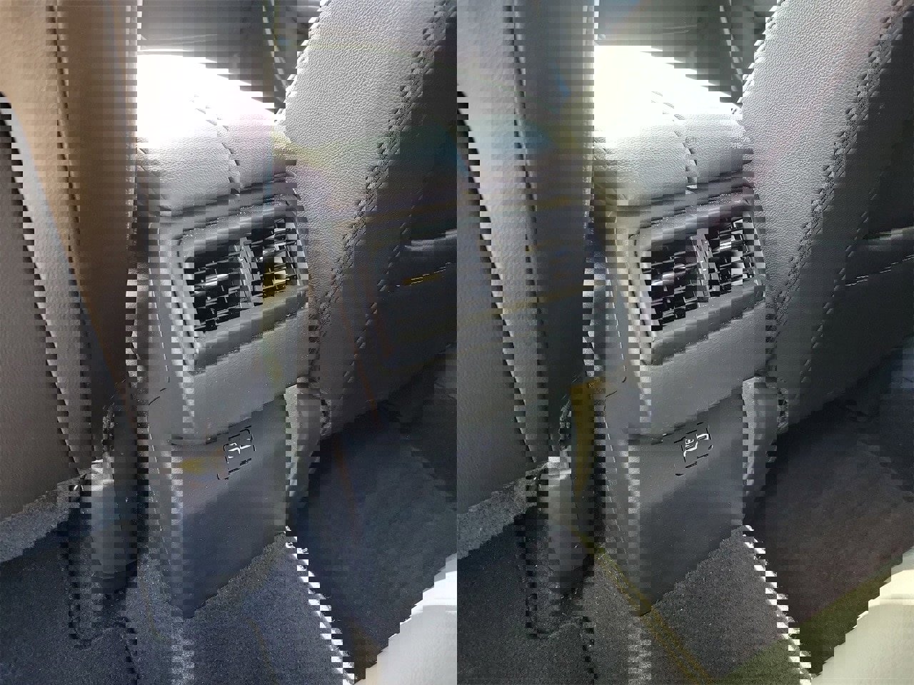 Used 2025 MAZDA CX-50 AWD 2.5 S w/ Premium Package image 12