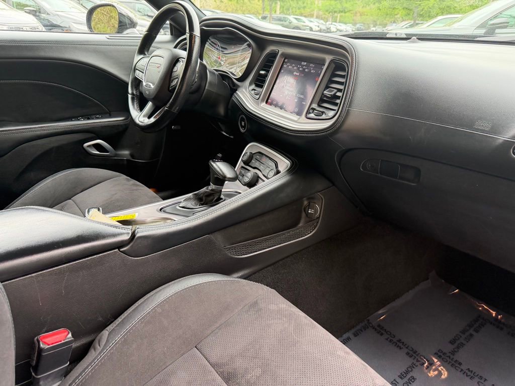 Used 2022 Dodge Challenger R/T w/ Plus Package image 9