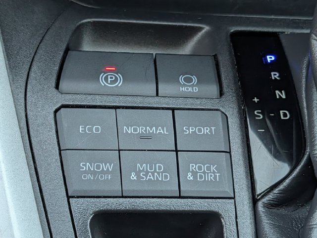 Certified 2025 Toyota RAV4 LE AWD/4WD image 16