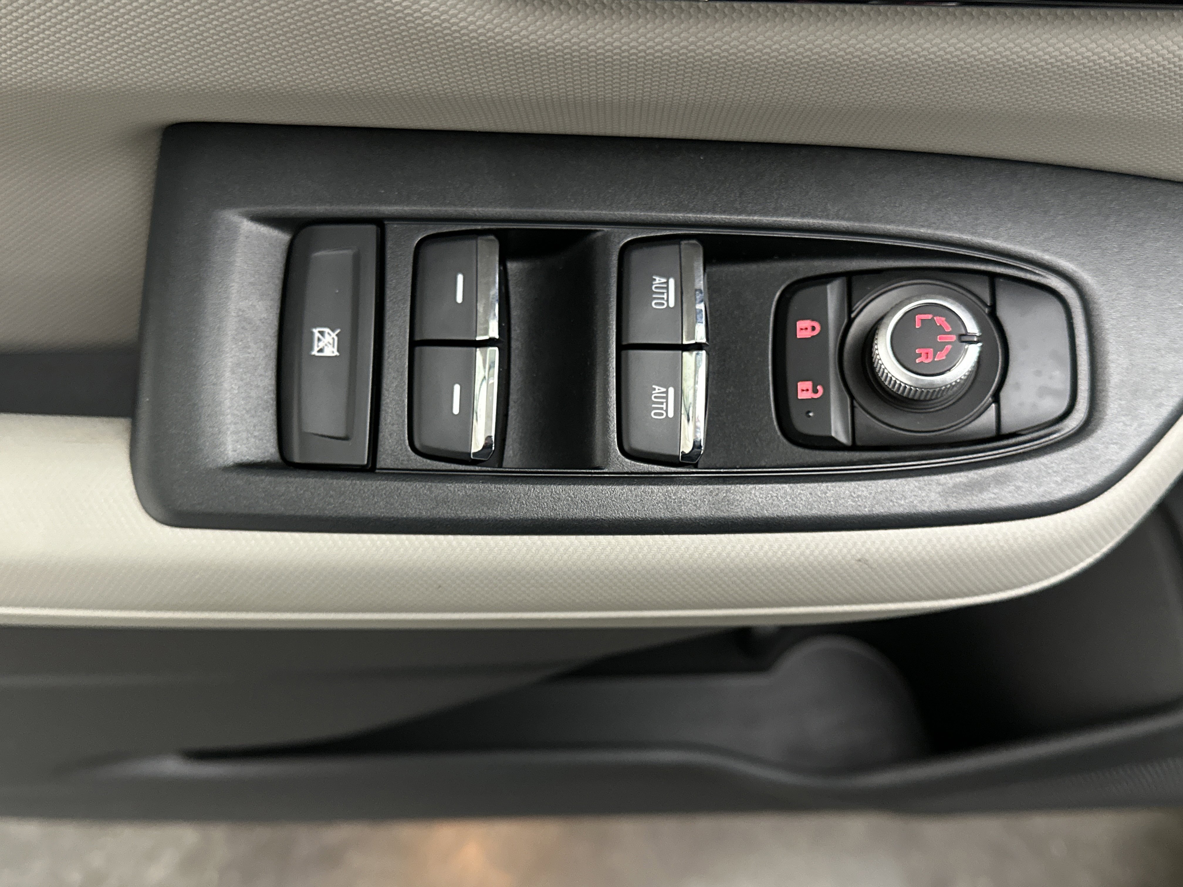 Used 2025 Subaru Forester Limited w/ Popular Package #2 image 18