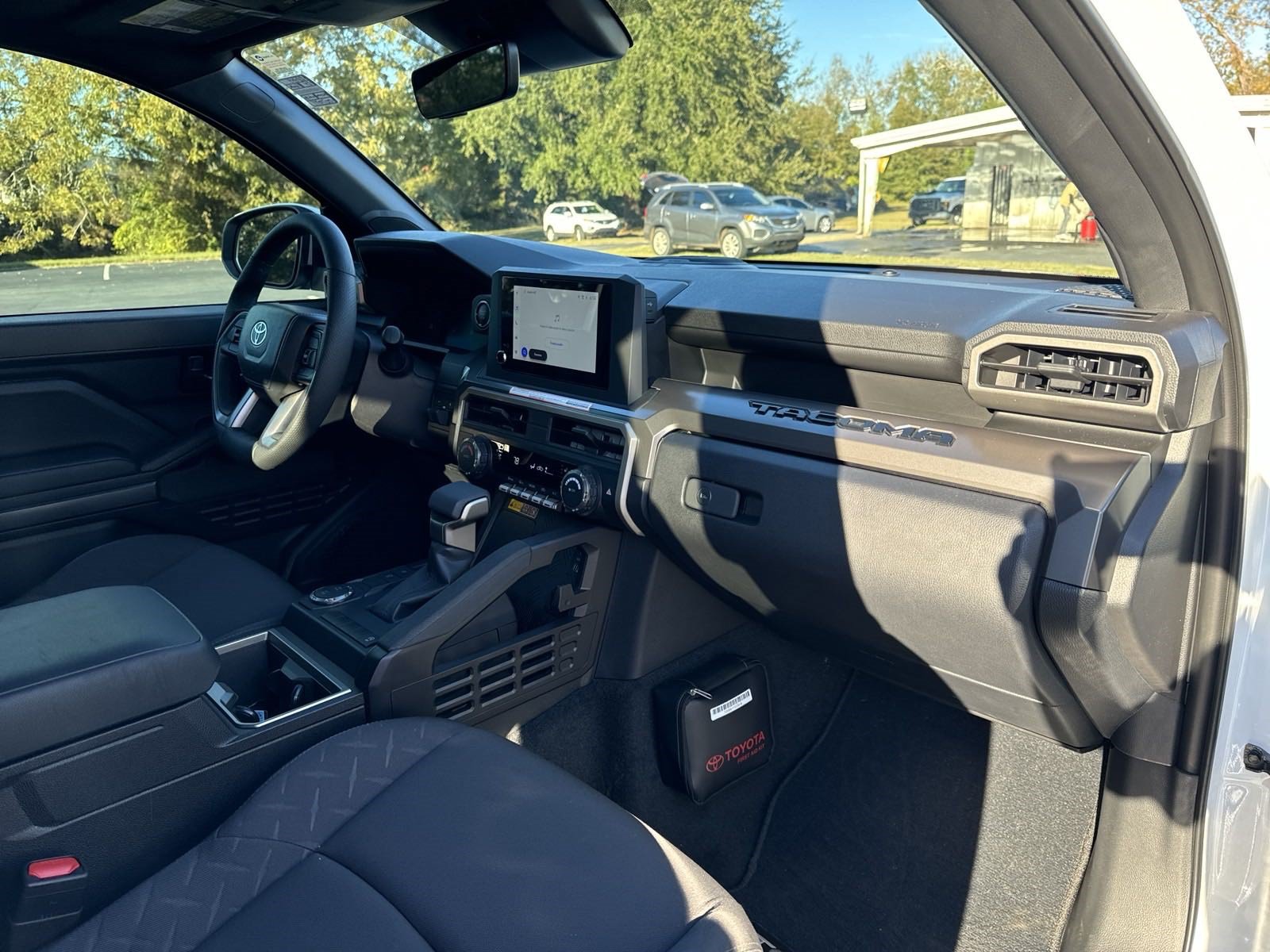 New 2024 Toyota Tacoma SR5 RWD image 33