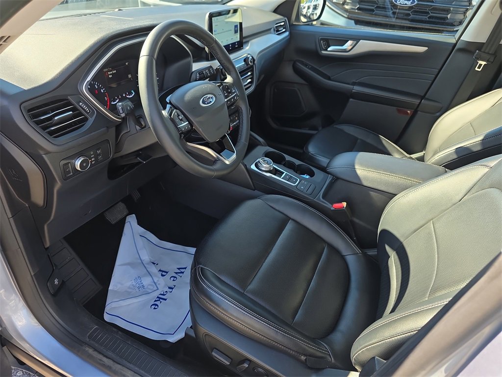 Used 2022 Ford Escape SEL image 11