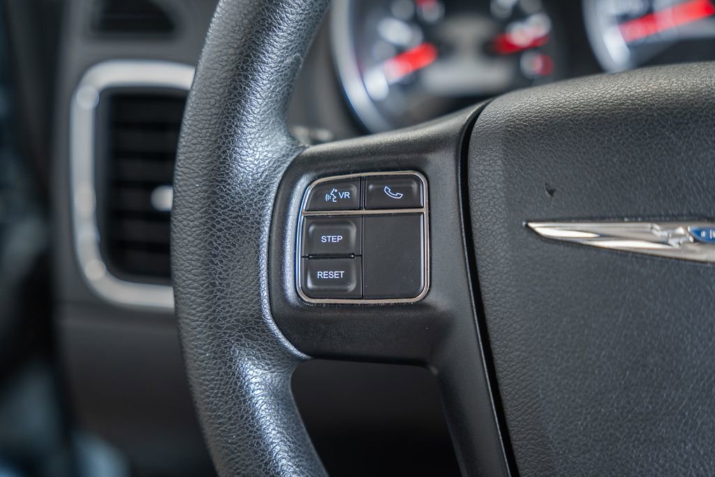 Used 2014 Chrysler 200 LX image 23