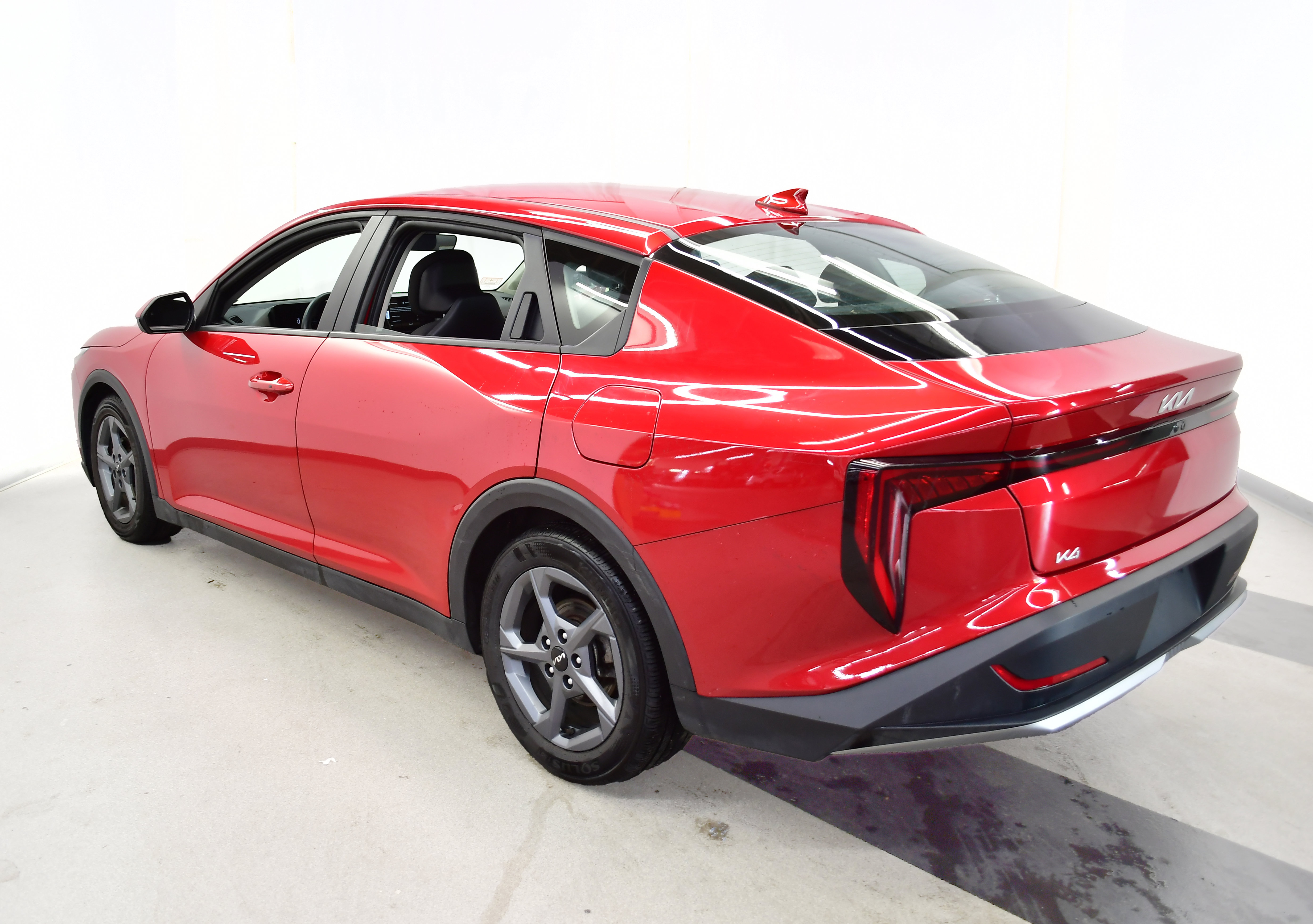 Used 2025 Kia K4 FWD image 5