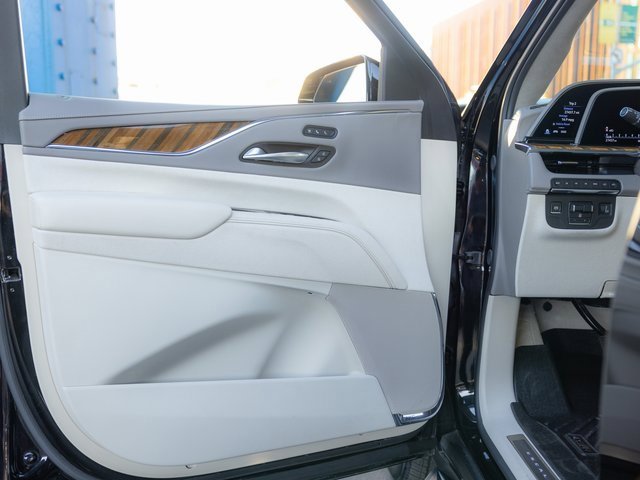 Used 2024 Cadillac Escalade Sport Platinum w/ Heavy-Duty Trailer Package image 32