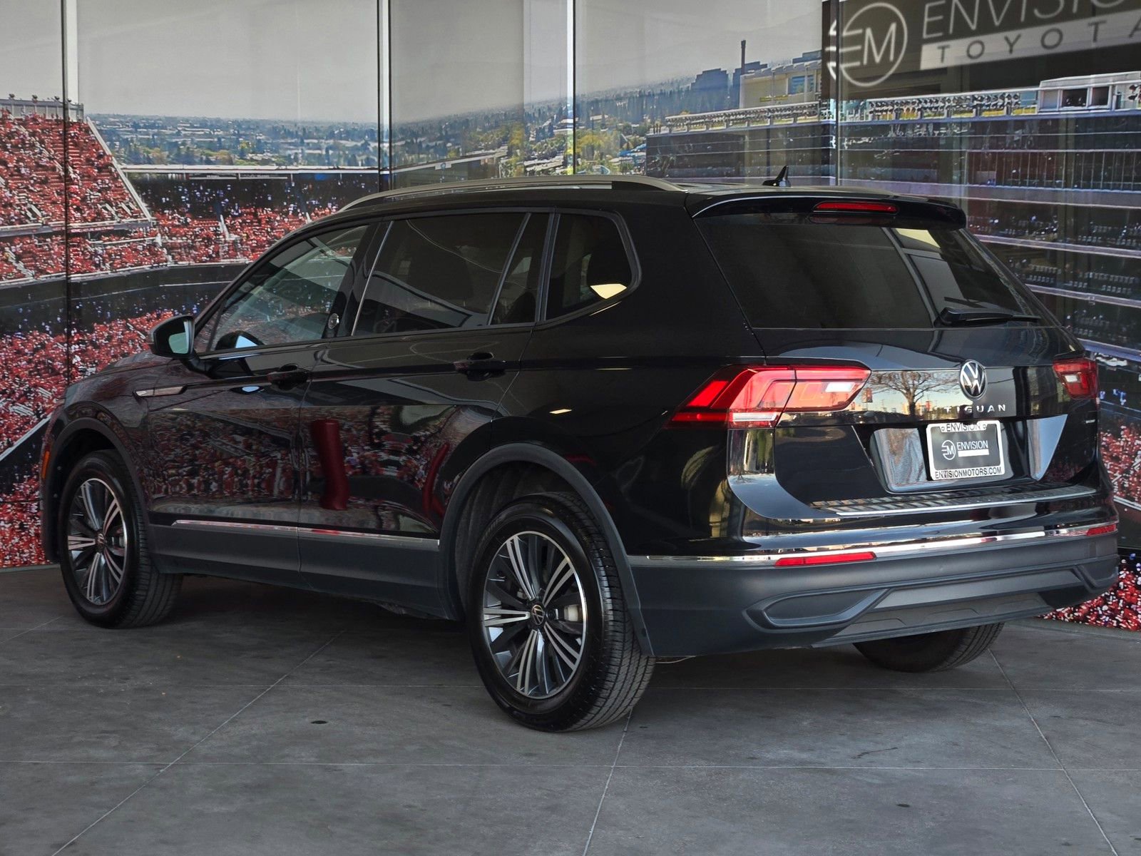 Used 2024 Volkswagen Tiguan Wolfsburg Edition image 6