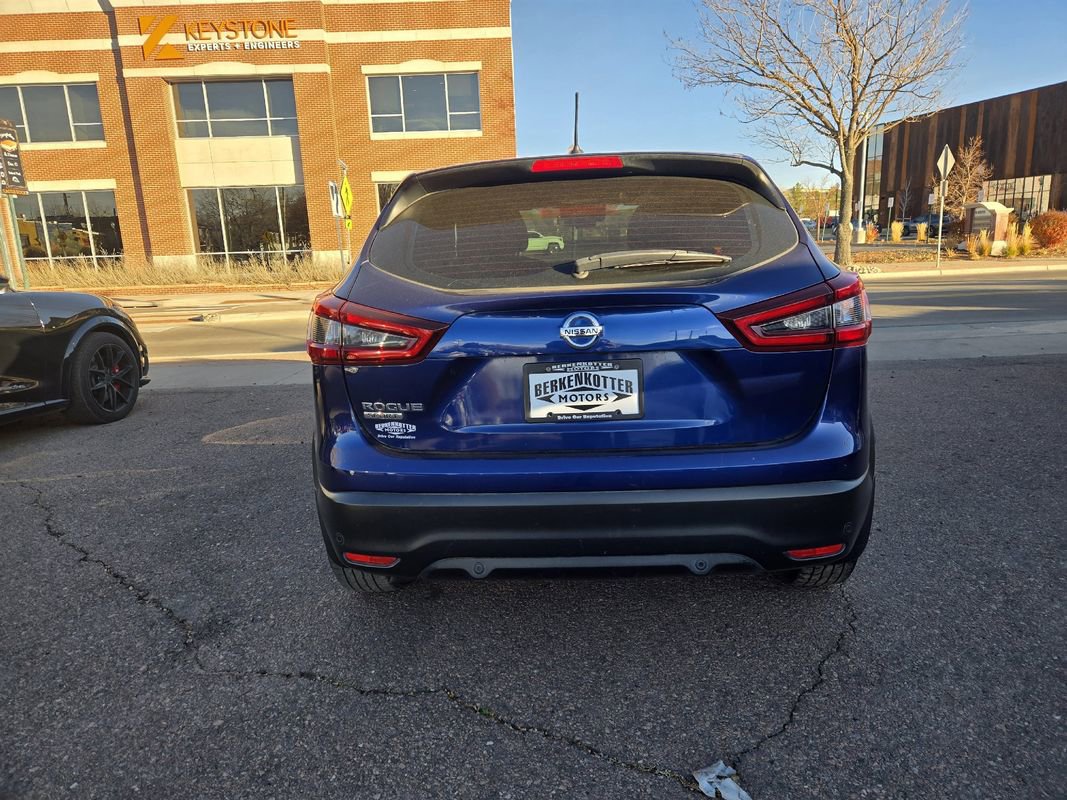 Used 2020 Nissan Rogue Sport S image 8