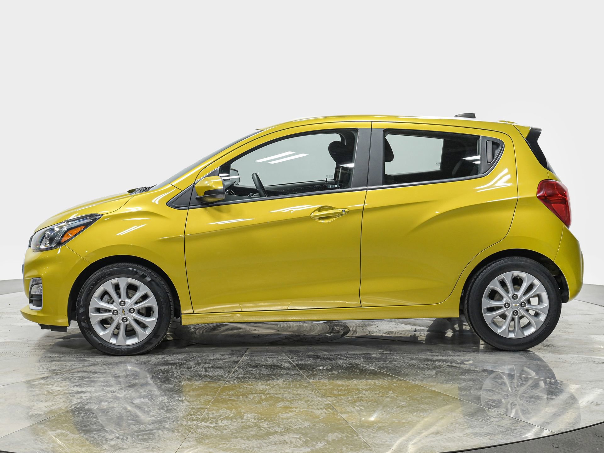 Used 2022 Chevrolet Spark LT FWD image 2