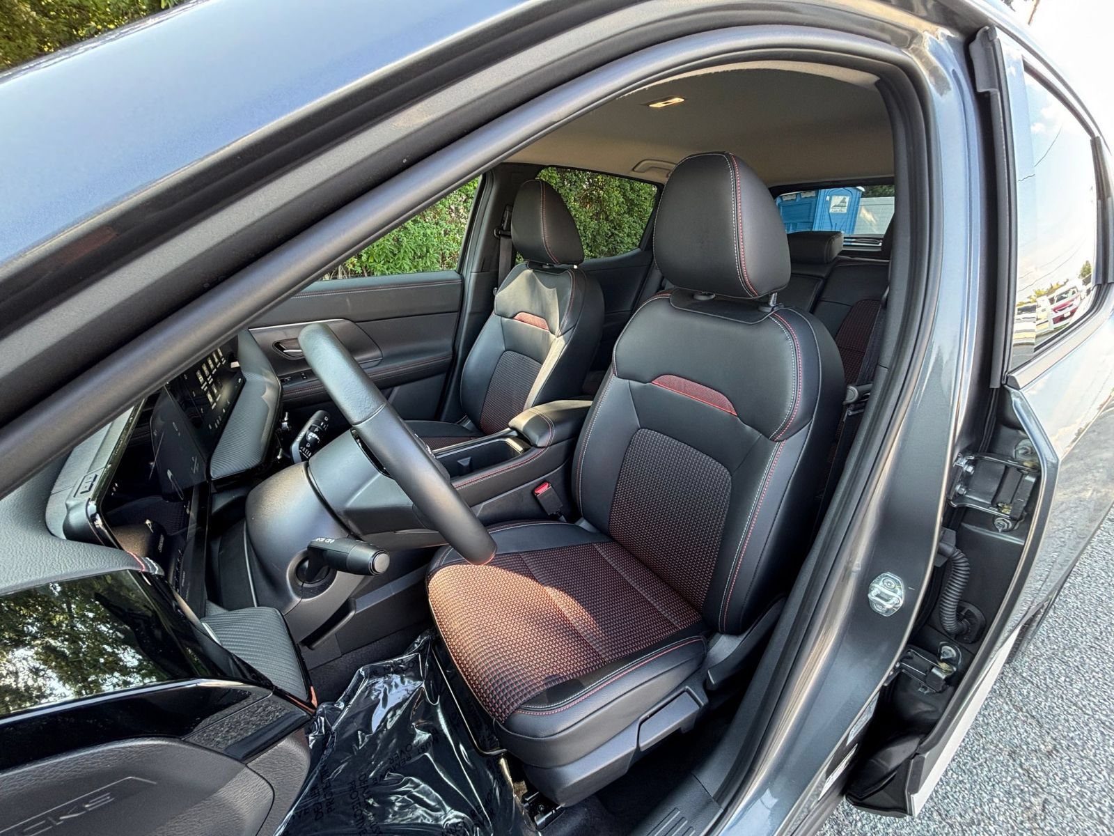 Used 2026 Nissan Kicks SR AWD/4WD image 35