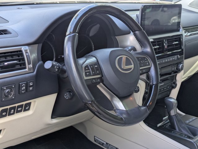 Used 2023 Lexus GX 460 Luxury w/ Accessory Package image 2