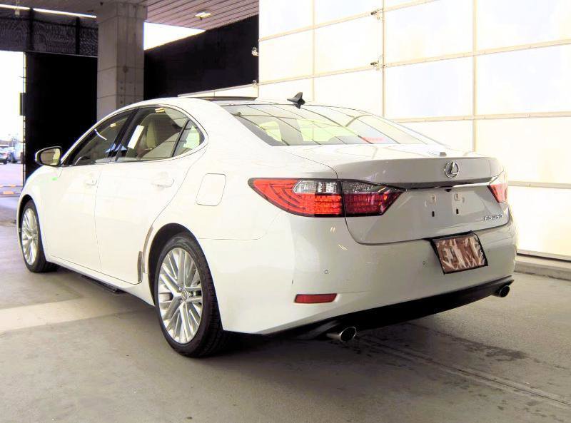 Used 2015 Lexus ES 350 w/ Ultra Luxury Package image 3