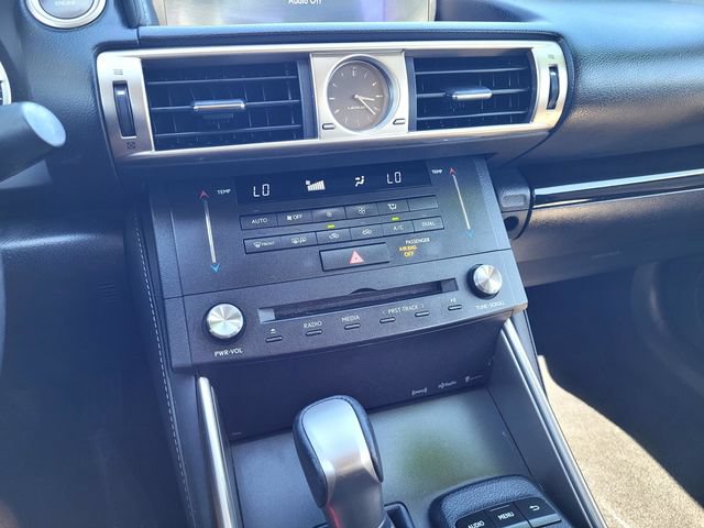 Used 2016 Lexus IS 200t RWD image 17