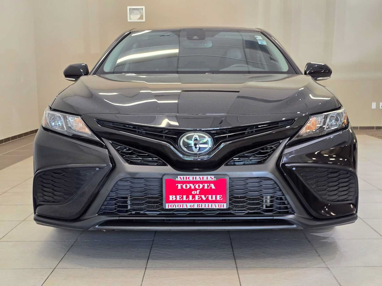 Certified 2022 Toyota Camry SE w/ Cold Weather Package AWD/4WD image 6