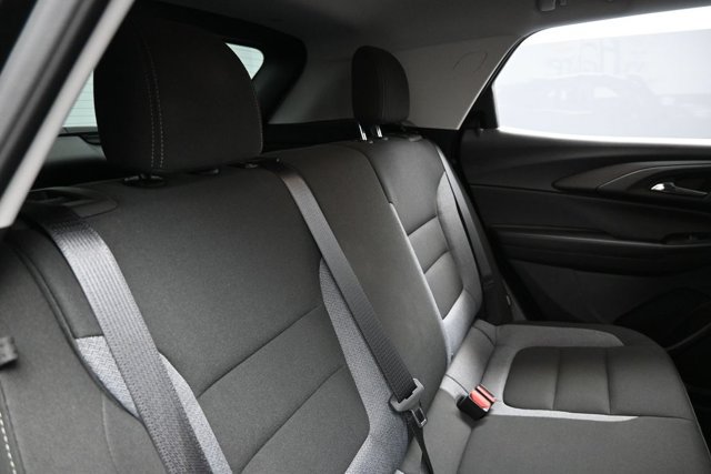 Used 2025 Chevrolet TrailBlazer LT w/ LT Cold Weather Package FWD image 28
