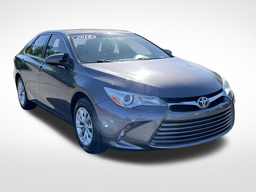 Used 2016 Toyota Camry LE image 8