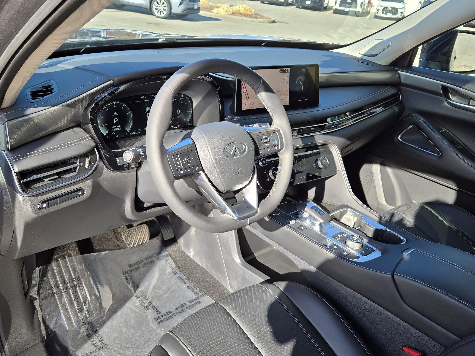 Certified 2025 INFINITI QX60 Luxe image 4