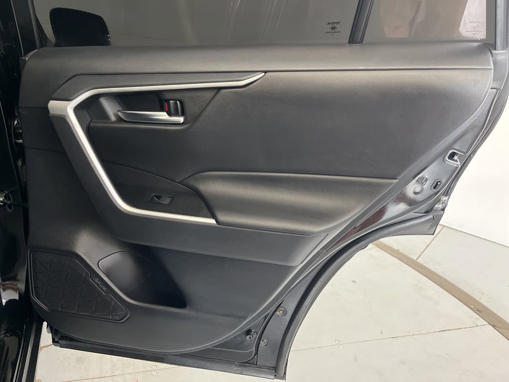 Used 2021 Toyota RAV4 XLE image 29