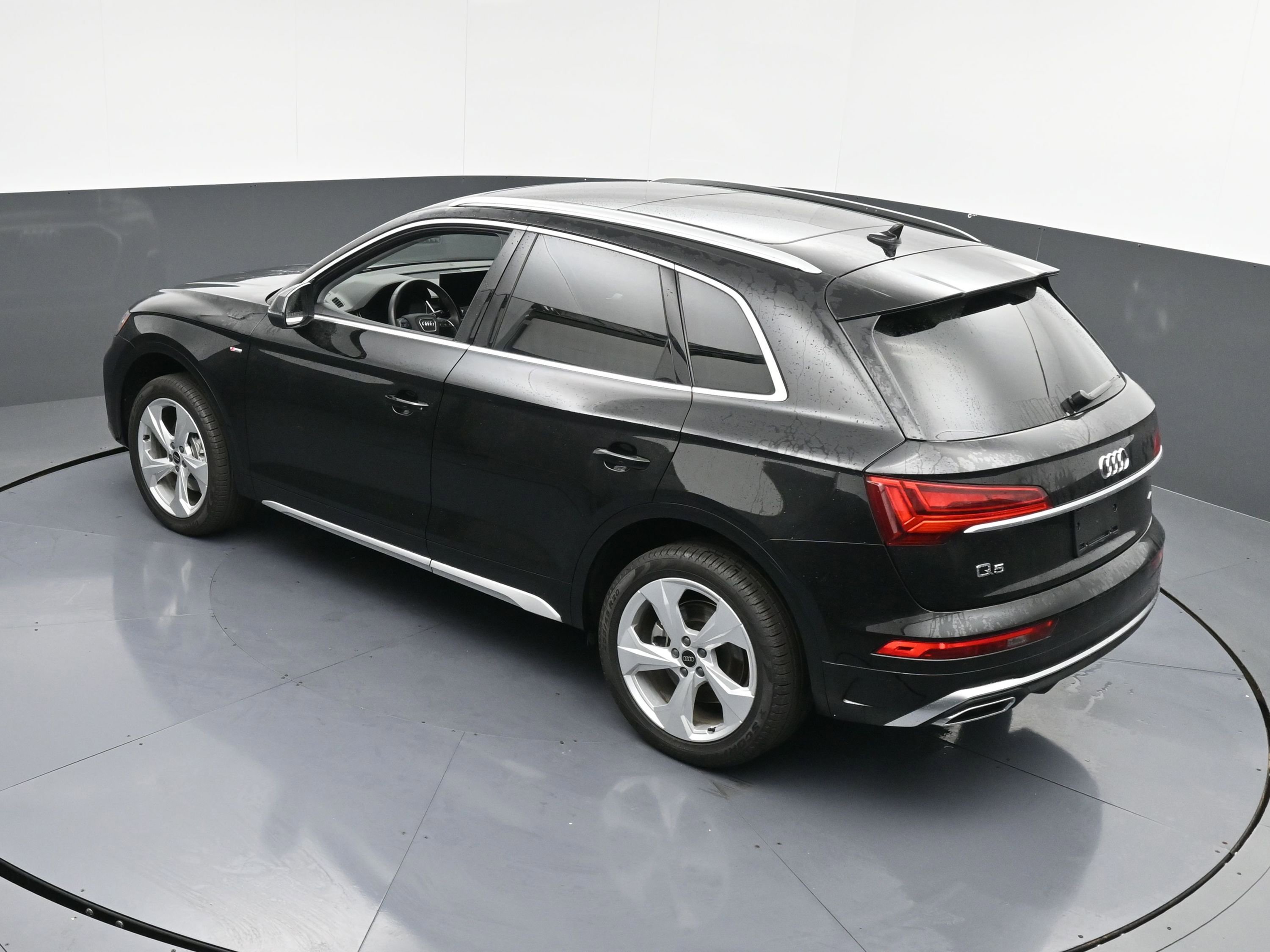 Used 2024 Audi Q5 2.0T Premium Plus w/ Premium Plus Package image 37