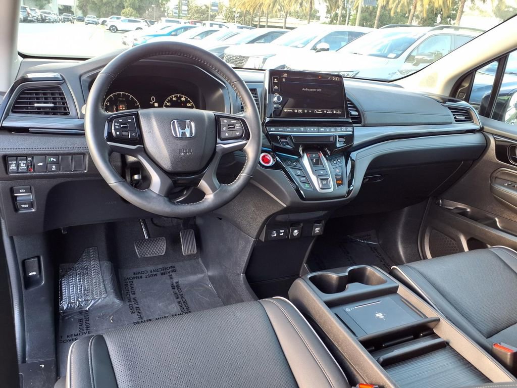 Used 2025 Honda Odyssey Elite image 12