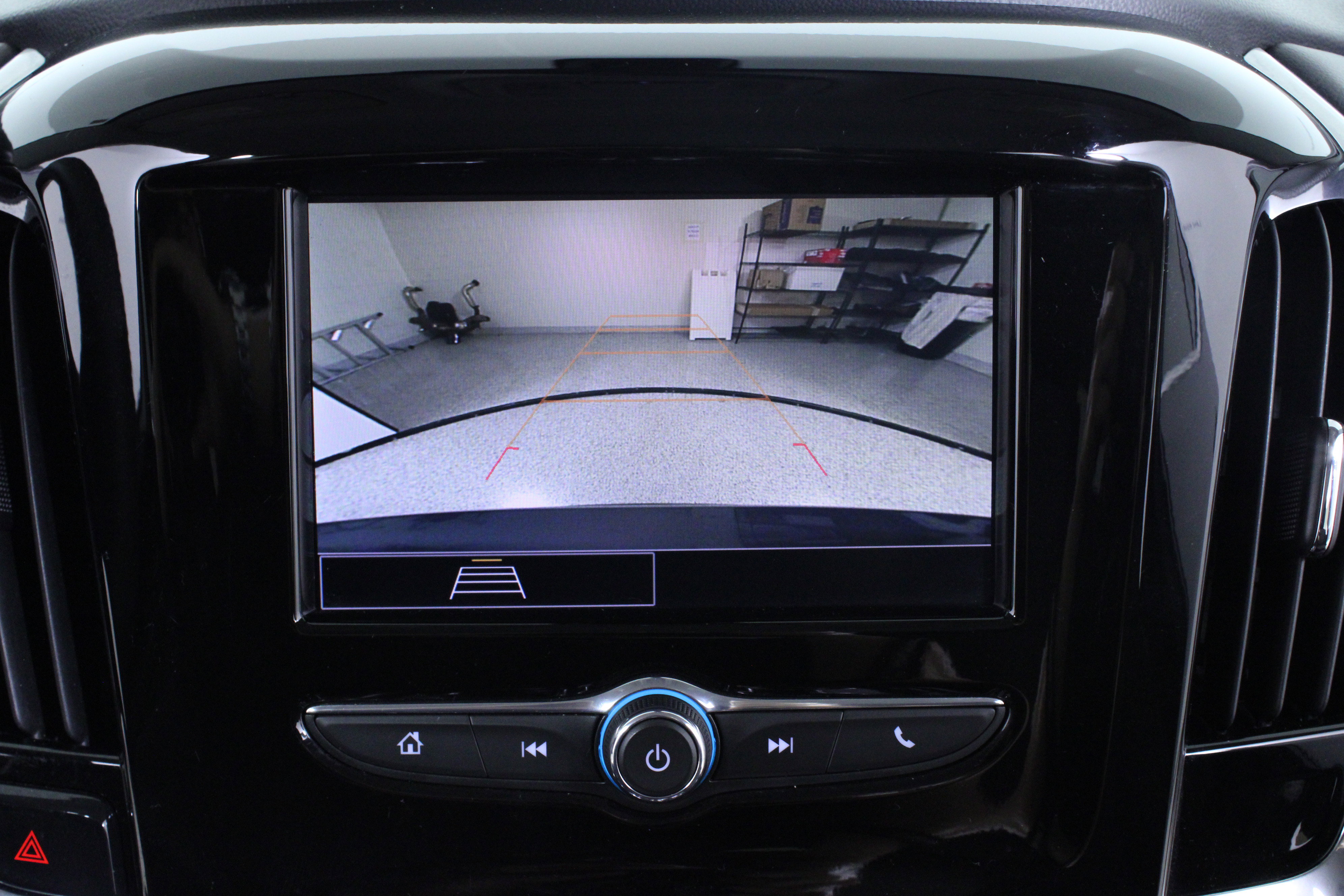 Used 2021 Chevrolet Traverse LS image 27