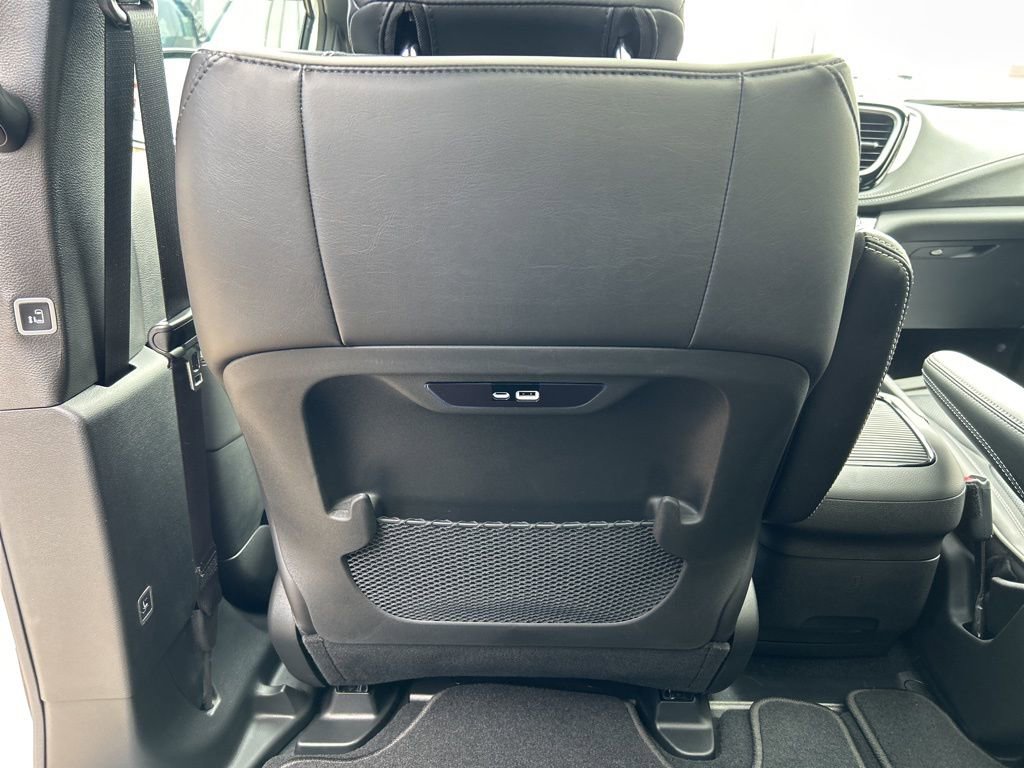 New 2026 Chrysler Pacifica Limited w/ S Appearance Package image 19