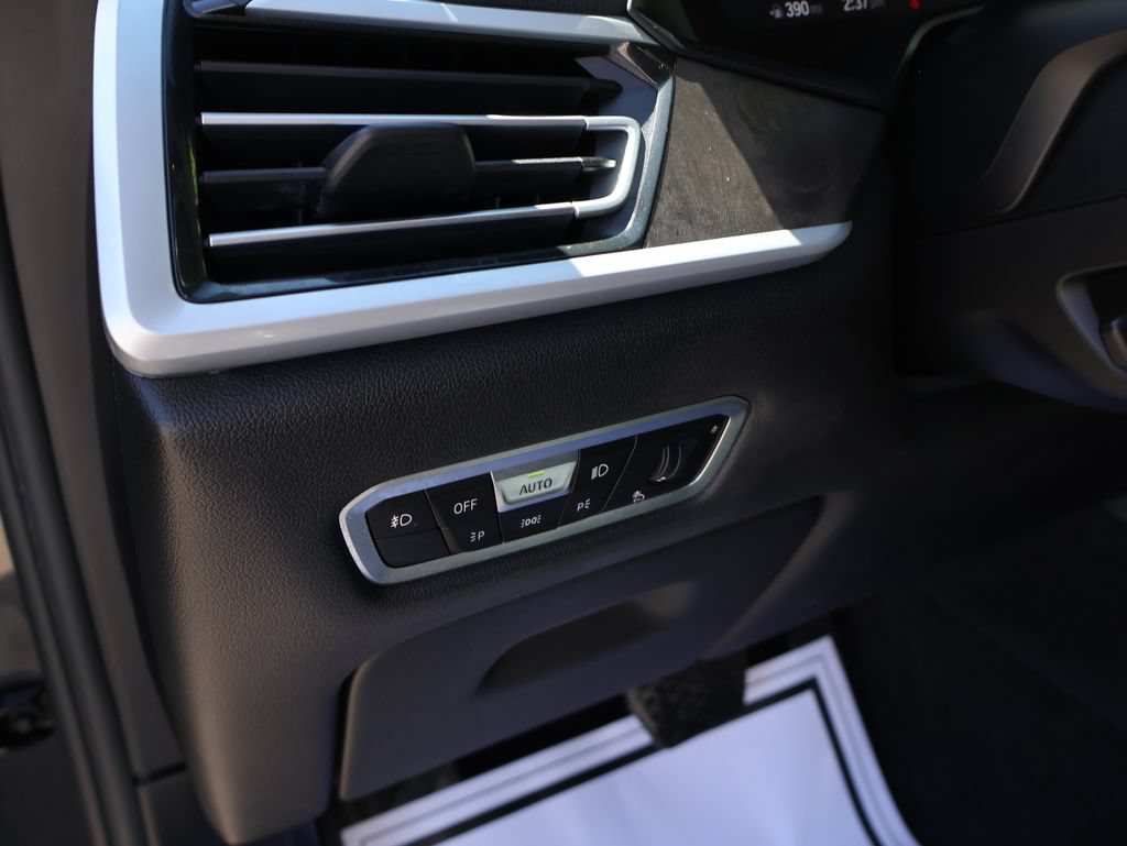 Used 2021 BMW X7 xDrive40i w/ Premium Package AWD/4WD image 31