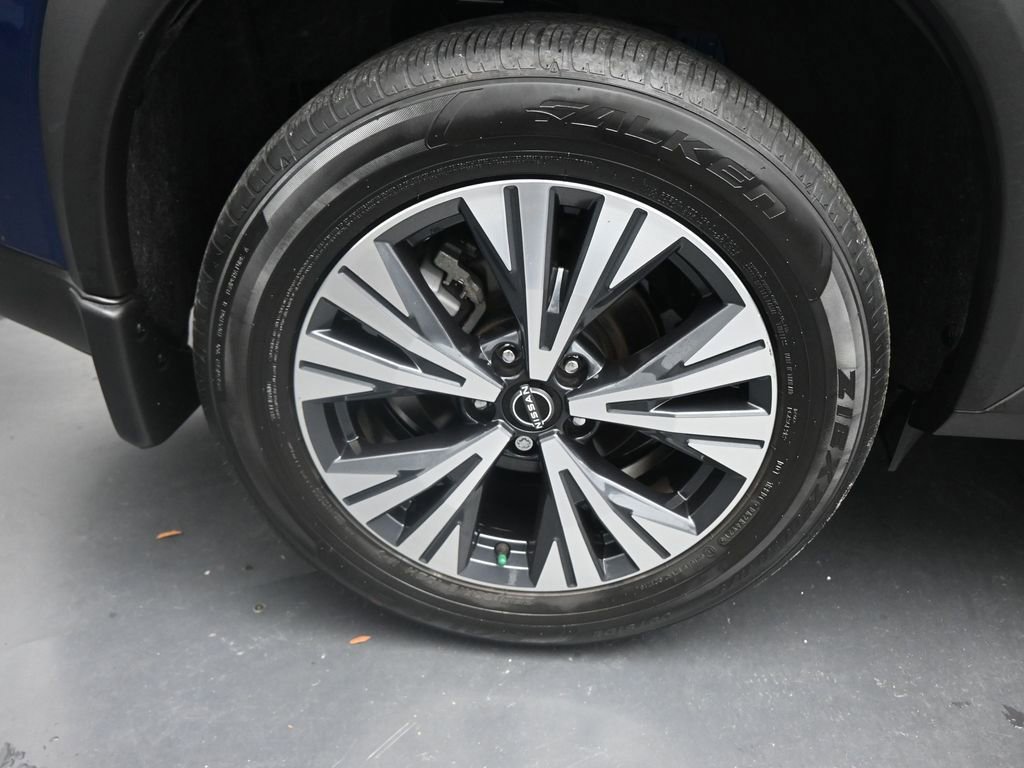 Used 2022 Nissan Rogue SV image 25