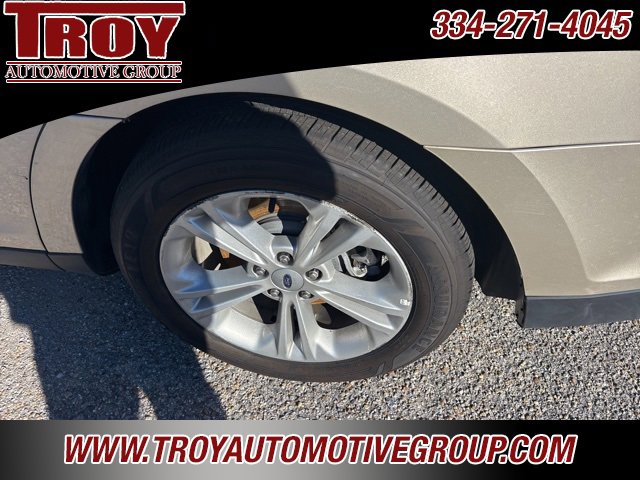 Used 2017 Ford Taurus SE image 15