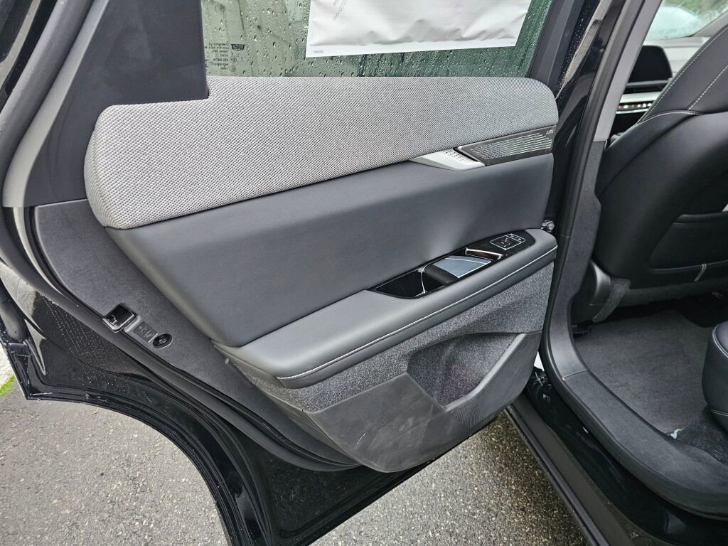 New 2026 Cadillac Optiq Luxury 2 image 20