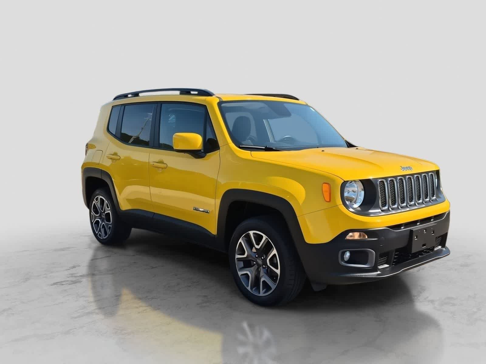 Used 2016 Jeep Renegade Latitude w/ Safety & Security Group AWD/4WD image 2
