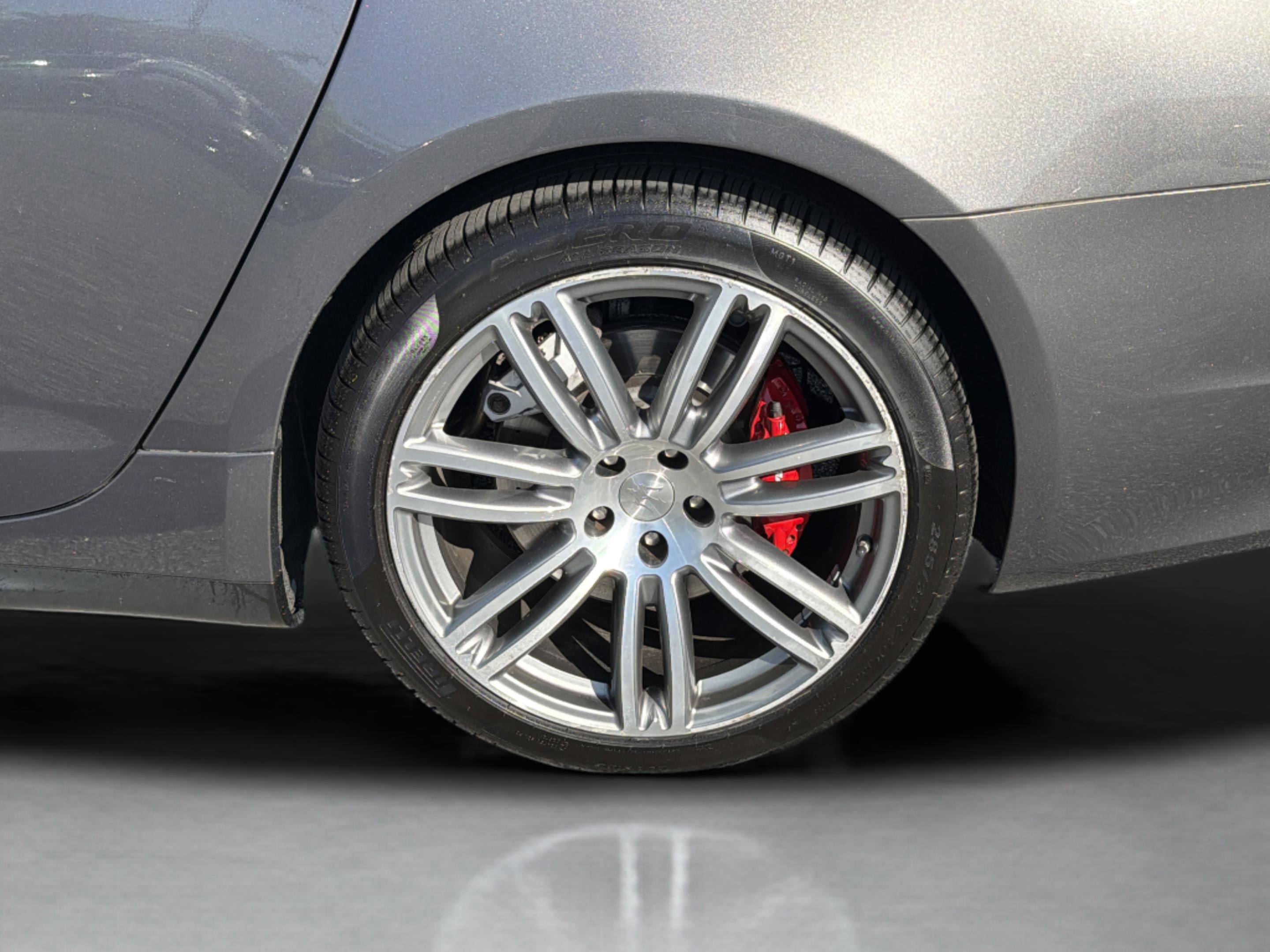 Used 2018 Maserati Quattroporte S image 31