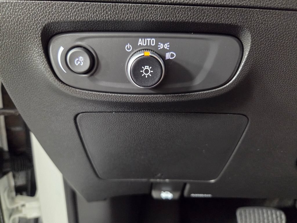 Used 2024 Buick Encore GX Sport Touring FWD image 19