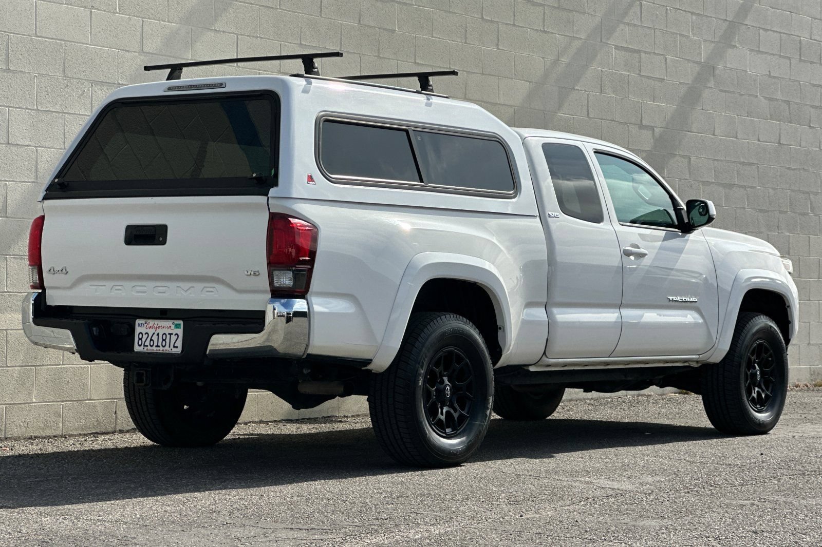 Used 2020 Toyota Tacoma SR5 AWD/4WD image 4